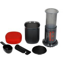 AeroPress Go – Zaparzacz do kawy z kubkiem